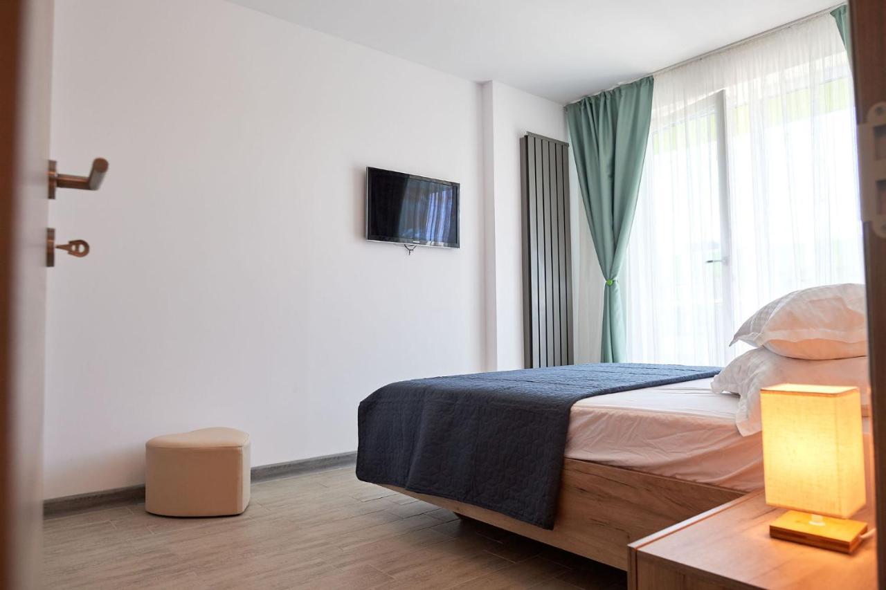 Rubic Apartment Spa N Pool Beach Resort Неводарі Екстер'єр фото