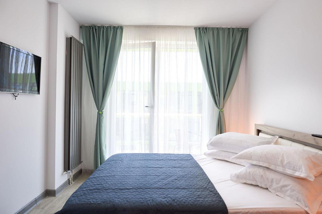 Rubic Apartment Spa N Pool Beach Resort Неводарі Екстер'єр фото